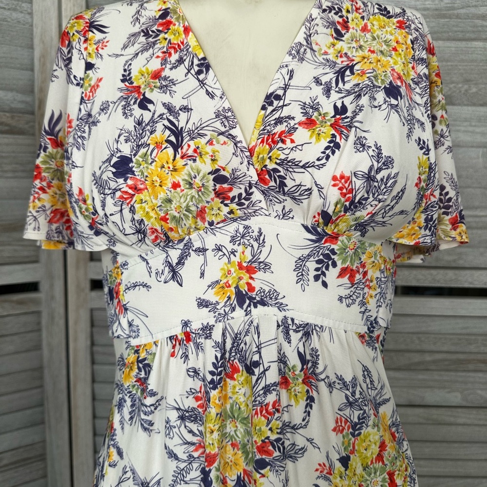 Vintage Bouquet/Floral V-Neck Dress